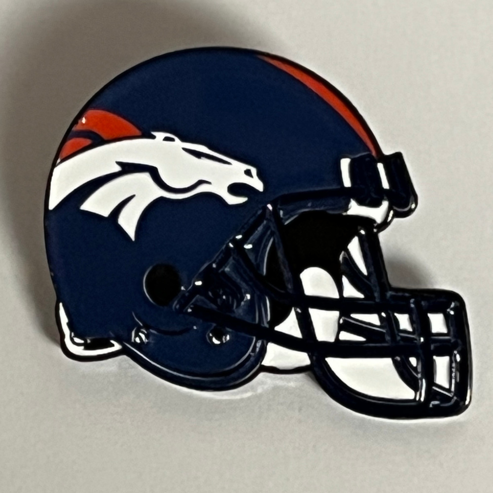 Denver Broncos Helmet Hat Pin Pins Streetwear Hats Bag Football Fitted New Era